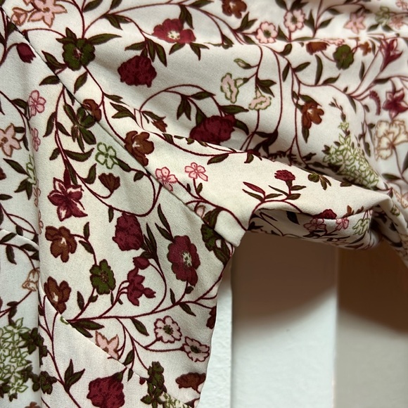 RW&Co floral button up - Picture 6 of 6